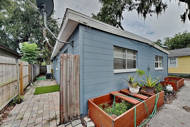 Building Photo - 313 S Lawsona Blvd