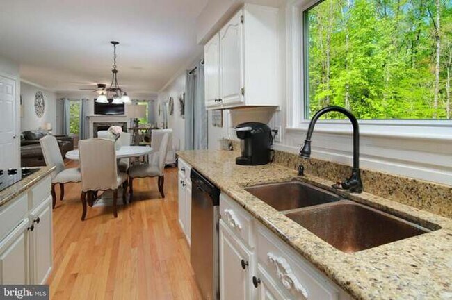 Building Photo - 391 Windermere Dr