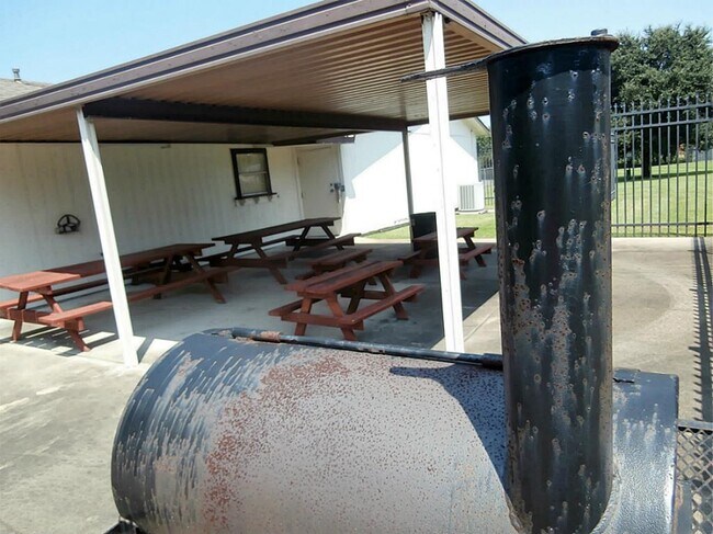 Building Photo - 10011 Appleridge Dr