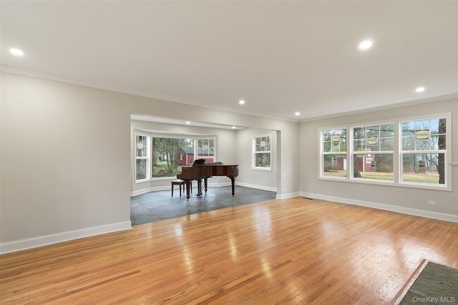 Building Photo - 790 Hardscrabble Rd