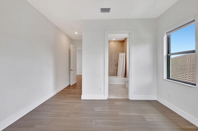 Building Photo - 8660 W Parkland Bay Trl