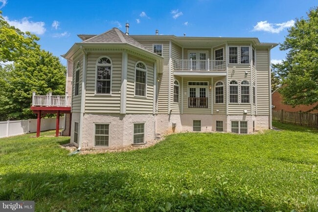 Building Photo - 6529 Fairlawn Dr