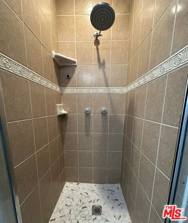 Building Photo - 2221 Bataan Rd