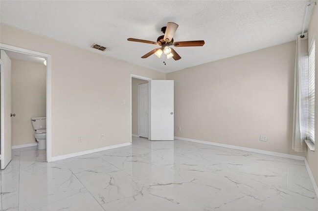 Building Photo - 10659 Windsor Ct