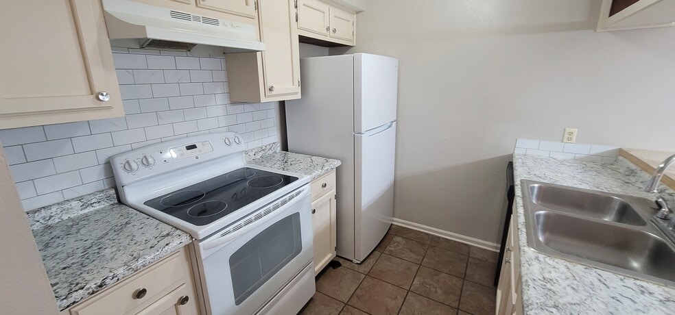 Primary Photo - 1748 Port Dr