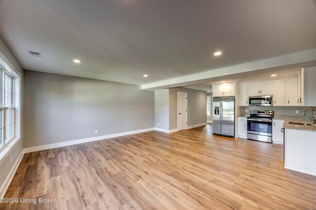 Building Photo - 114 N Elm Grove Ave