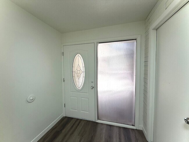Building Photo - Open House June 20th | 3 Bedroom Townhome in Holladay