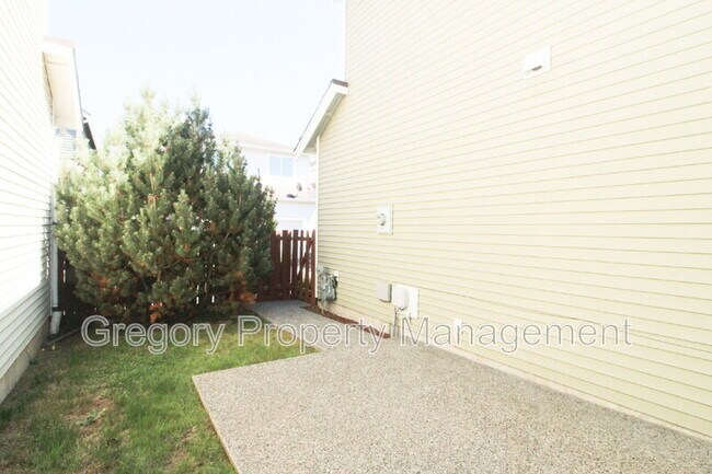Building Photo - 2331 87th Dr NE