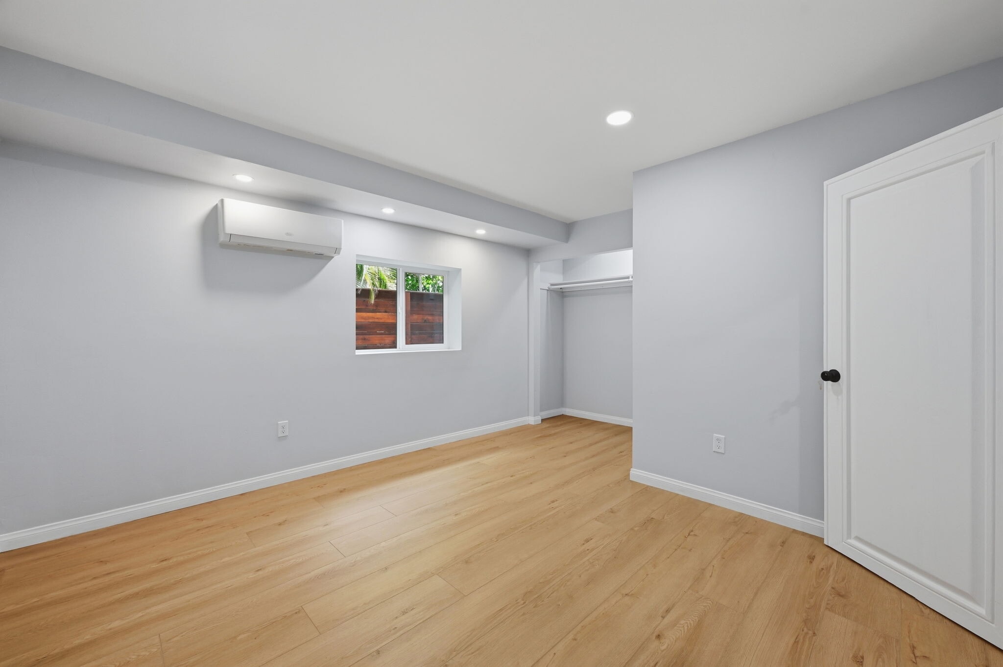 Building Photo - 2553 Via Merano