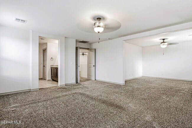 Building Photo - 14705 Tierra Escape Ave