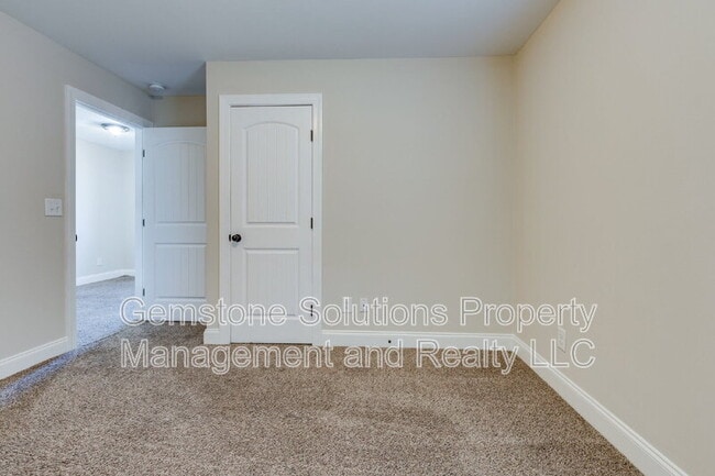 Building Photo - 1634 Earl Ct