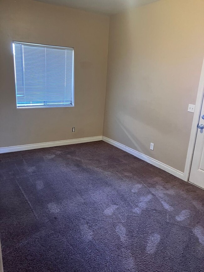 Building Photo - 242-246 N 2nd Ave