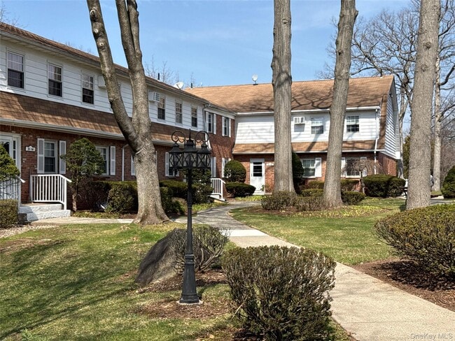 Building Photo - 58 Parkside Dr