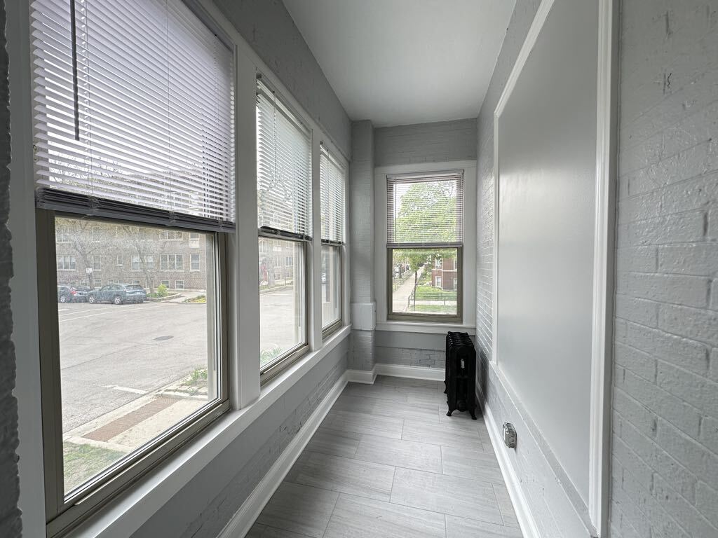 Building Photo - 1224 W Rosemont Ave