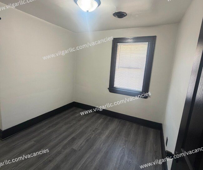 Building Photo - 5035 Tod Ave