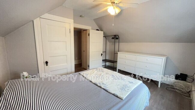 Building Photo - 923 Chislett St