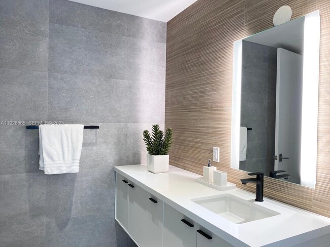 Building Photo - 9121 SW 85th St