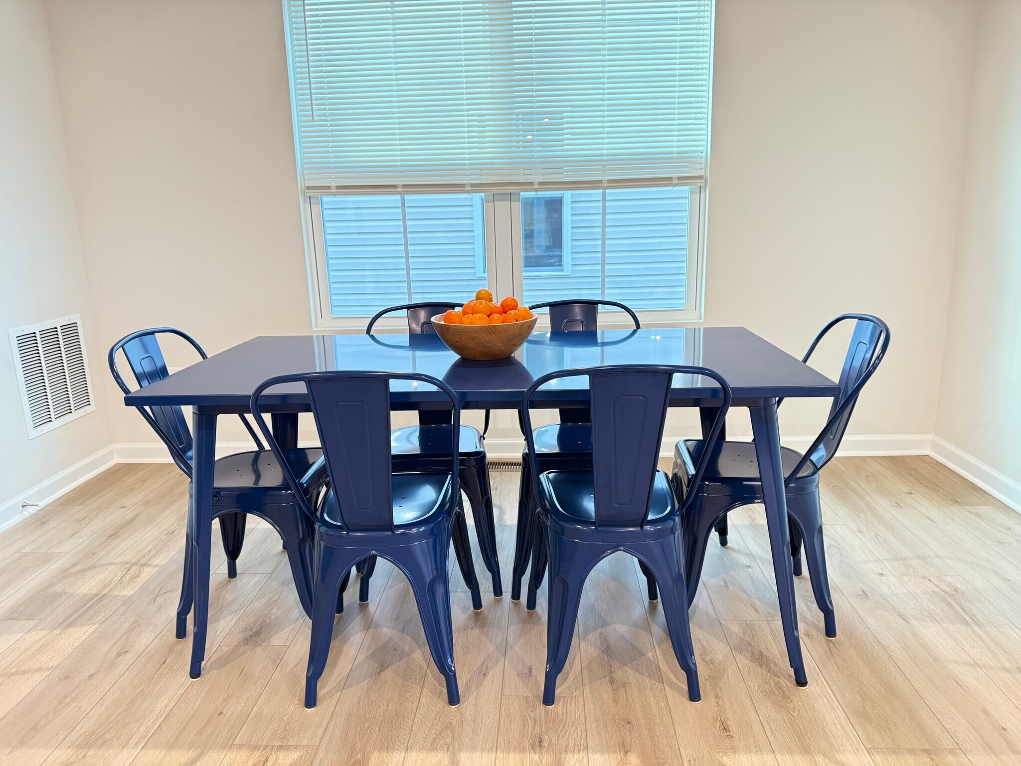 Designated dining area - 122 Grove Hill Ter