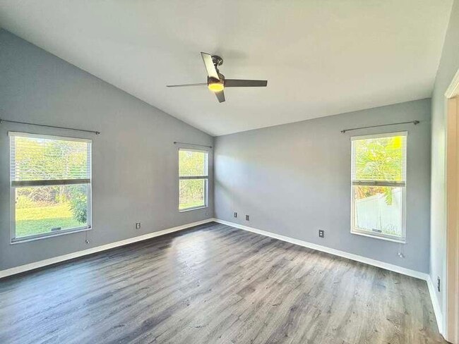 Building Photo - 838 Addison Dr NE