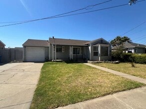 Building Photo - 441 Brockmann Dr