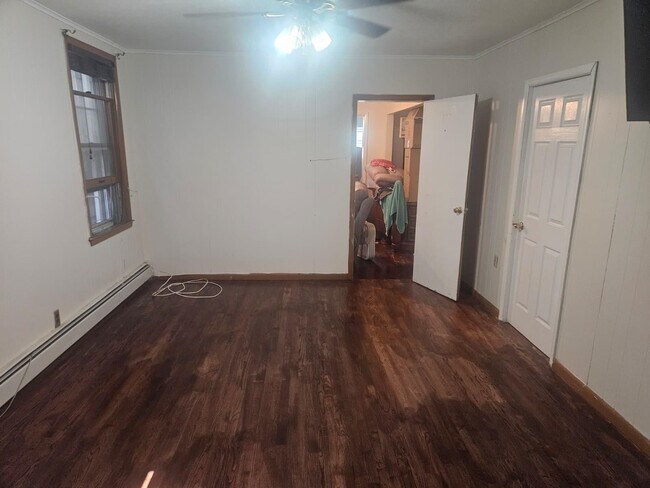 Building Photo - 4916 Park Ave