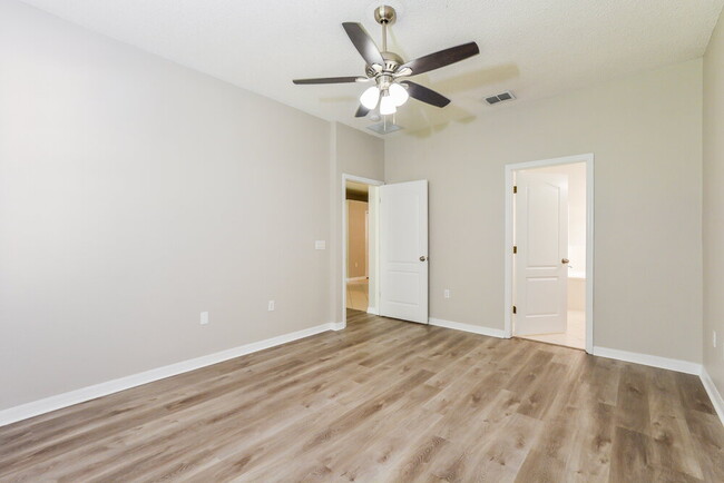 Building Photo - 10109 Granite Bay Dr