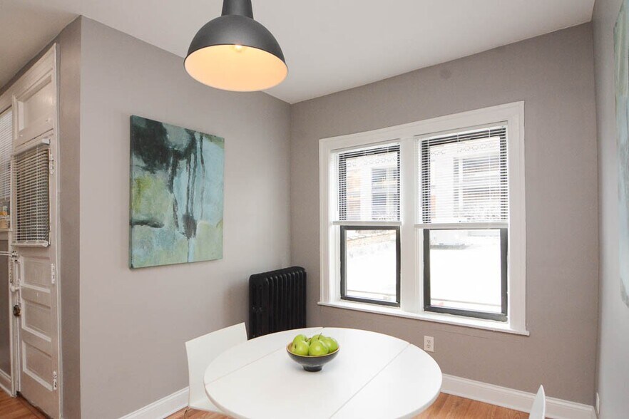 Building Photo - 630 W Stratford Pl