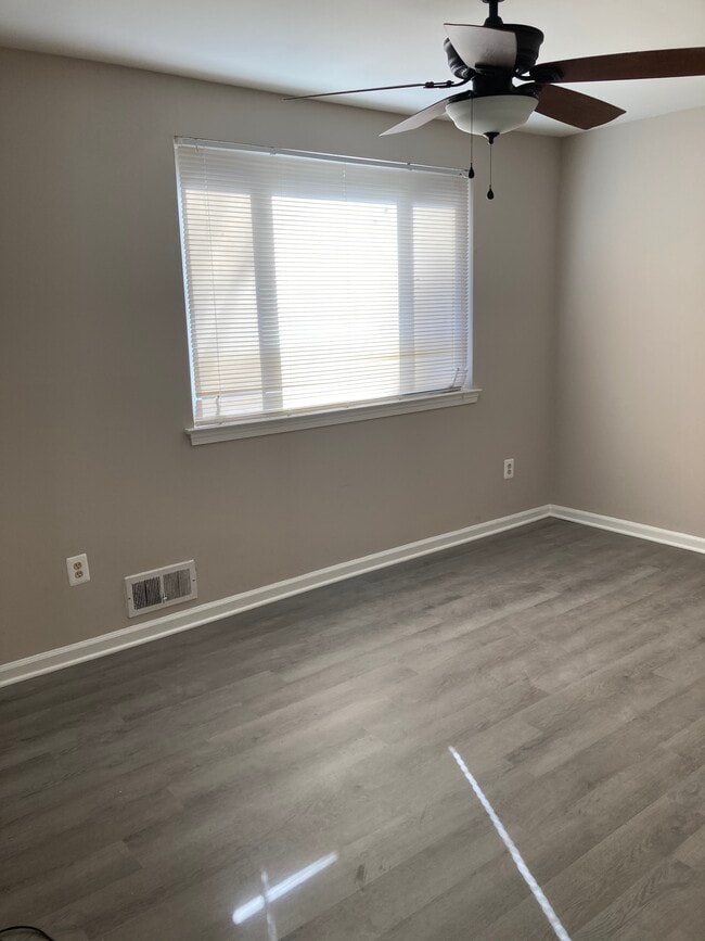 Building Photo - 1605 Addison Rd S