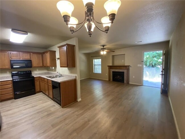 Building Photo - 3591 W Chevaux Dr