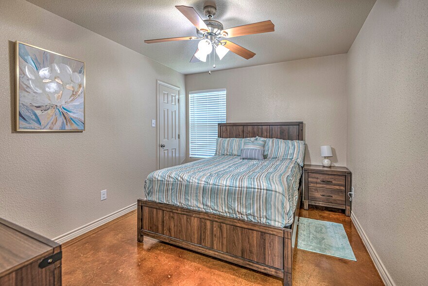 Building Photo - 1607 Powder River Dr APT B