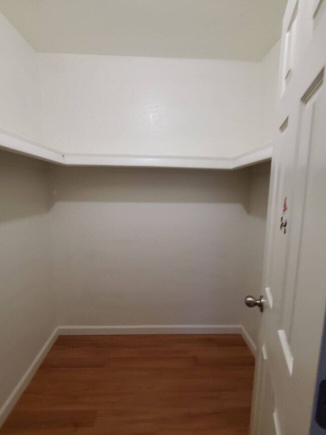 Building Photo - Melrose District 2 Bed Condo - Half Off First and Second Month