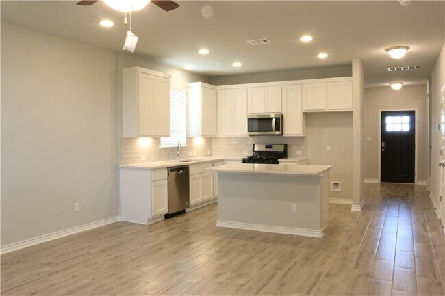 Building Photo - 1124 Oak Chase Wy
