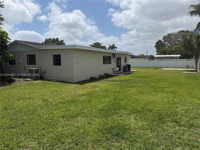 Building Photo - 10375 SW 152nd Terrace