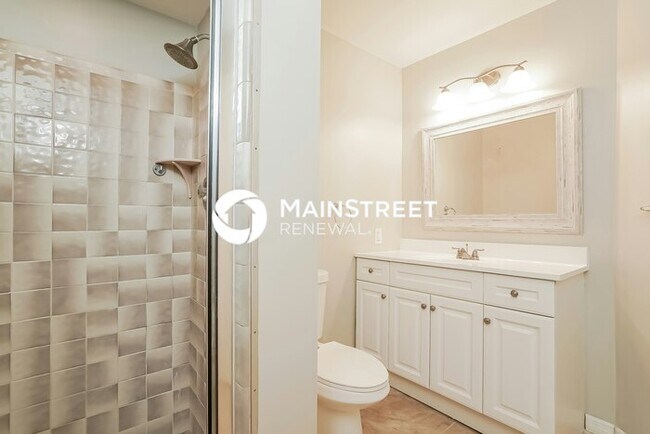 Building Photo - 4 Bedroom Pet-Friendly Home in FORT MYERS, FL with Main Street Renewal