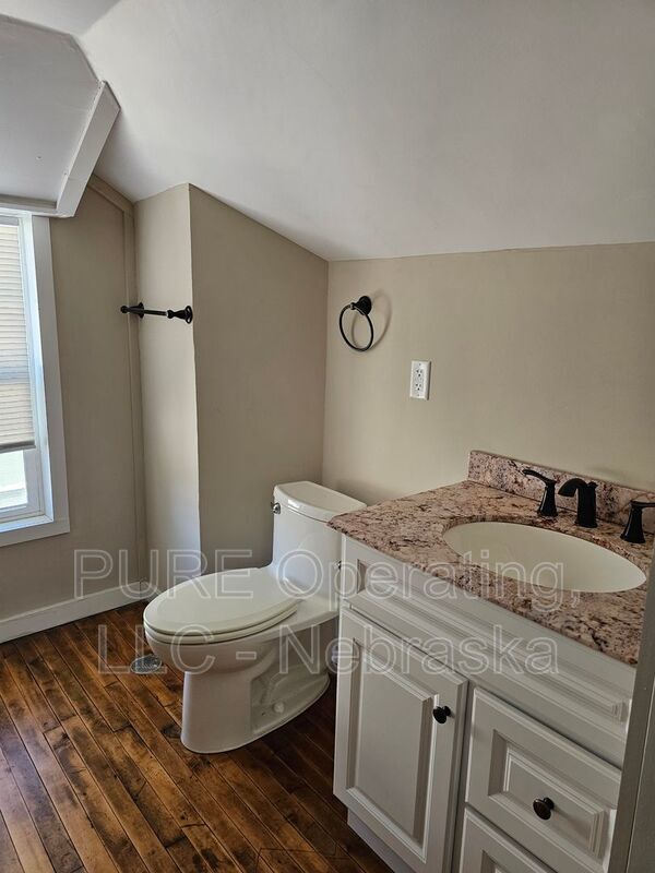 Building Photo - 1618 S 50th St