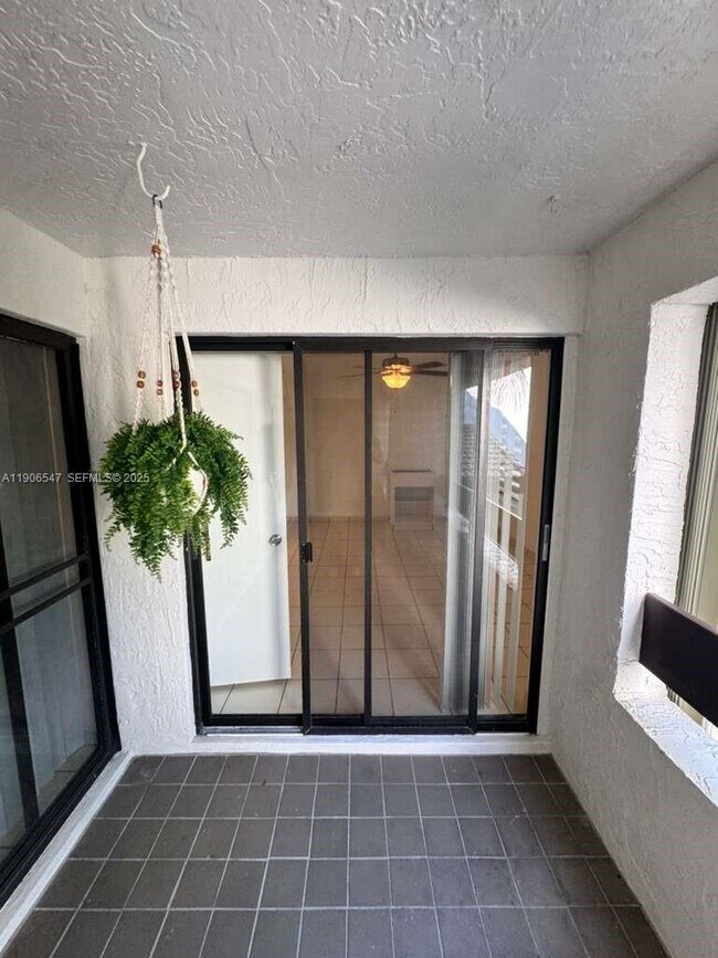 Building Photo - 9140 SW 123rd Ct