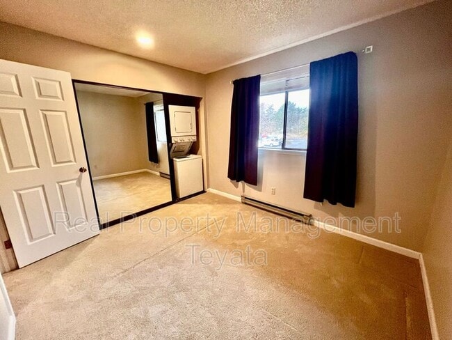 Building Photo - 7650 Birch Bay Dr