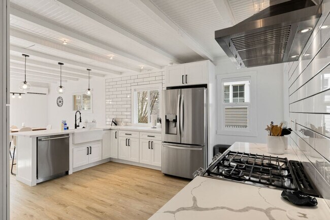 Building Photo - 3413 N 8th St