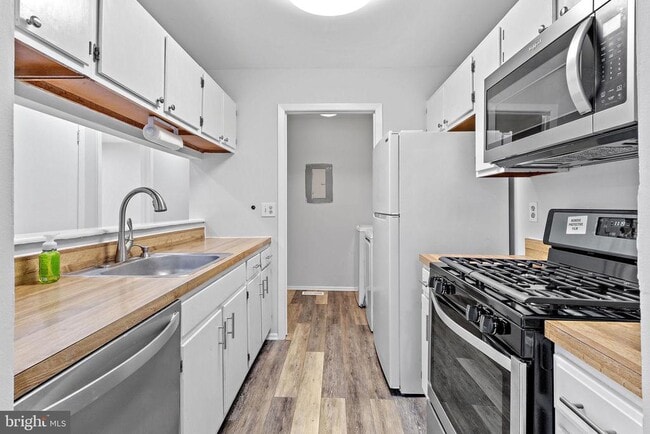 Building Photo - 1505 Woodhollow Dr