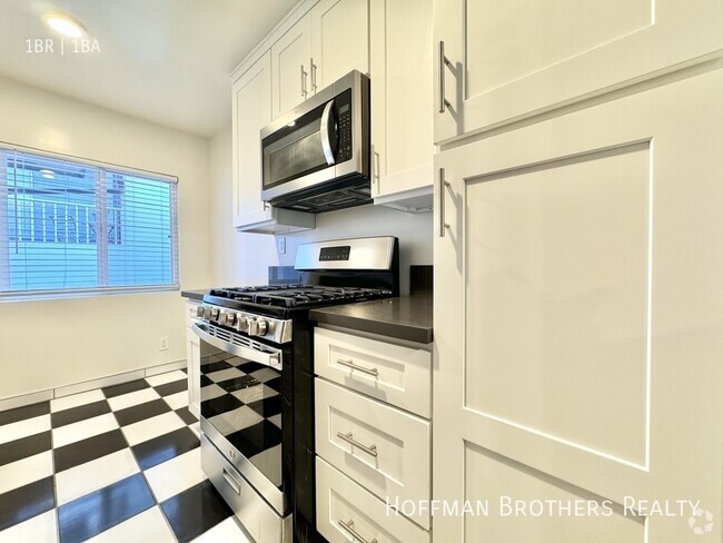 Building Photo - 8231 De Longpre Ave
