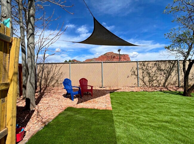 Building Photo - 170 E 100 N