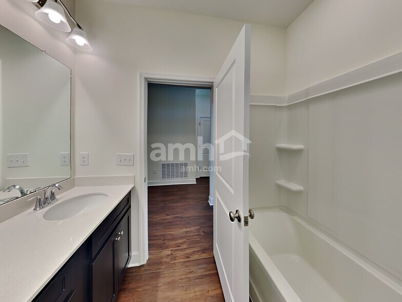 Building Photo - 33817 Widman Way