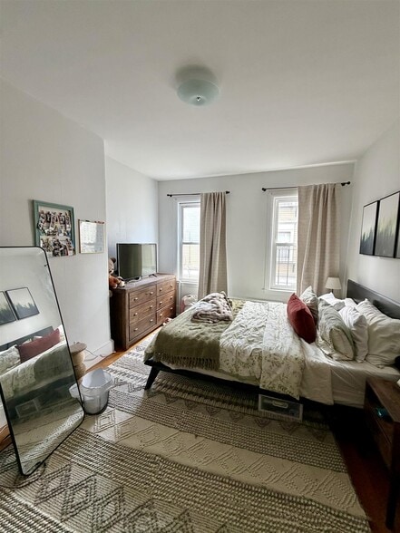 Building Photo - 21 Ellery St