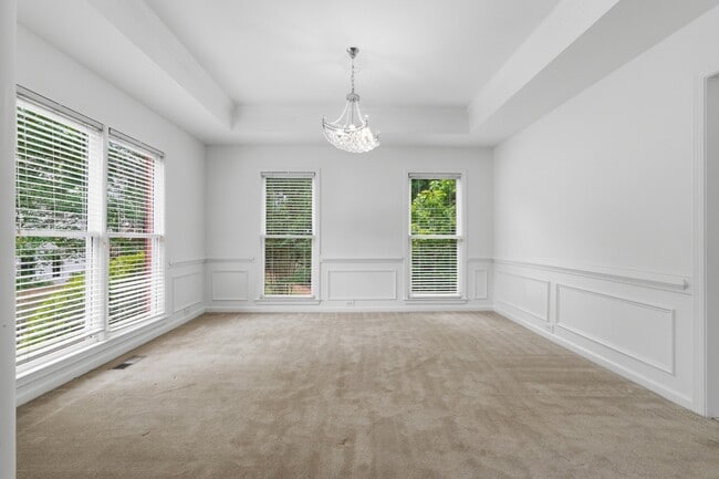 Building Photo - Spacious Renovated Home on a Quiet Cul-de-Sac Single-family · Professionally managed · Move-in ready
