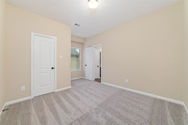 Building Photo - 9 Cheswood Manor Drive