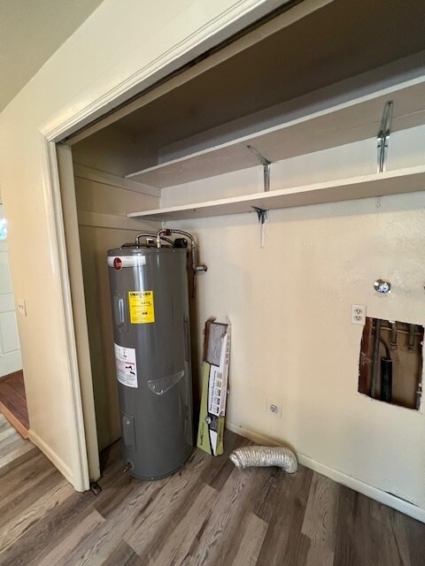 Building Photo - 2 bed 1 bath duplex Garden City!