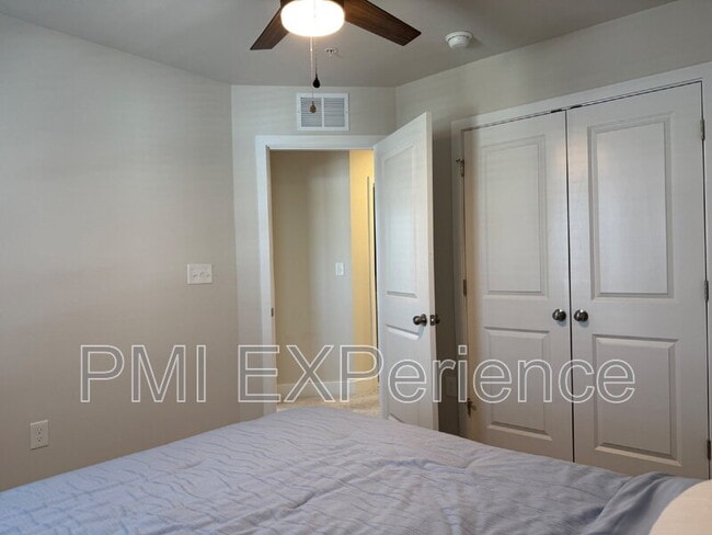 Building Photo - 10705 Millport St