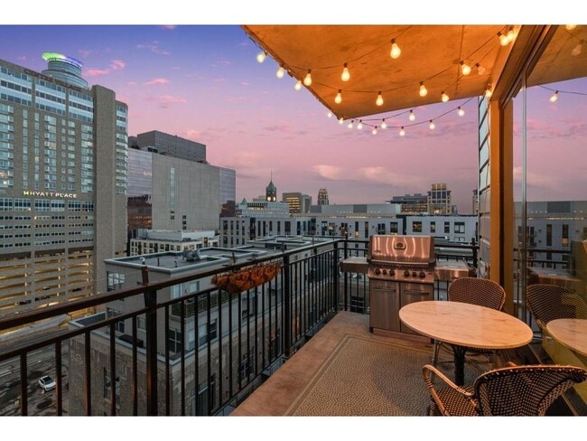 Building Photo - 740 Portland Ave