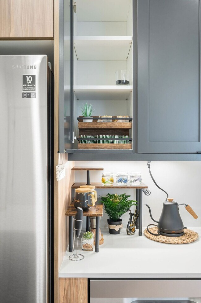 Building Photo - 34 W Cremona St