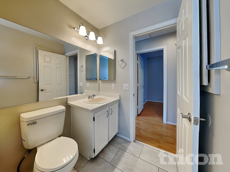 Building Photo - 1445 Little Spring Ct